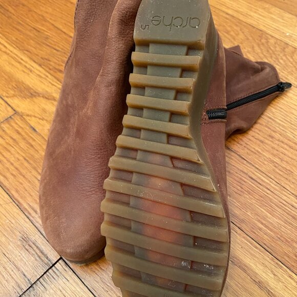 Arche, French nubuck leather ankle boot, size 36 (equivalent to size 5-6 U.S.) - Picture 3 of 3